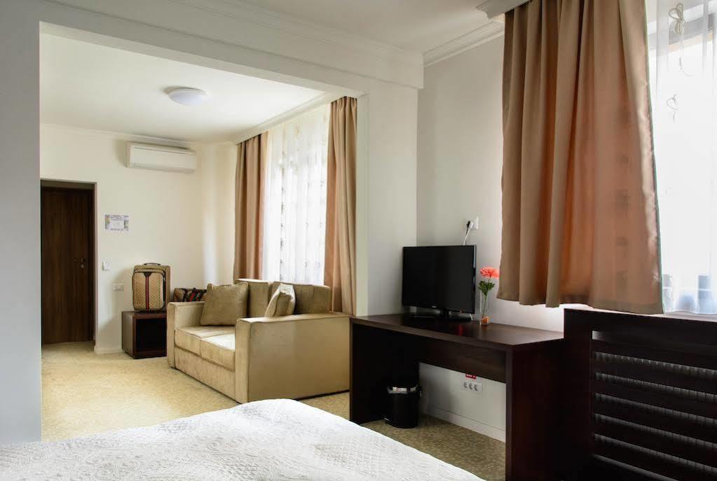 Eden Boutique Accommodation Бухарест Екстер'єр фото