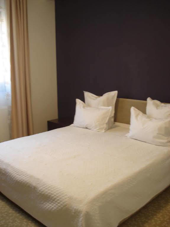 Eden Boutique Accommodation Бухарест Екстер'єр фото
